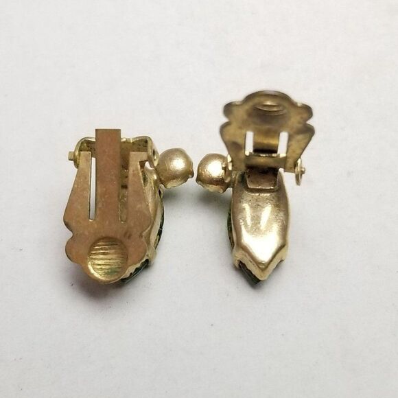 Vintage Green Rhinestone Marque Shape Clip On Earrings, Gold Tone Setting, 60s - Picture 3 of 6